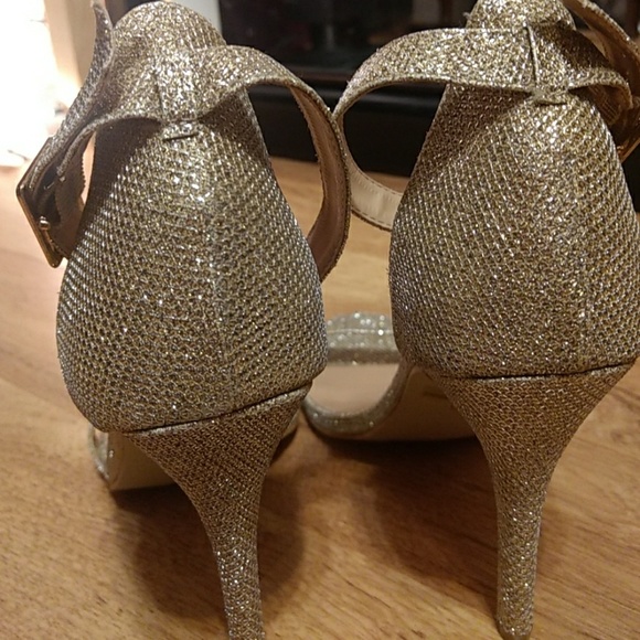 Heels - Picture 3 of 3